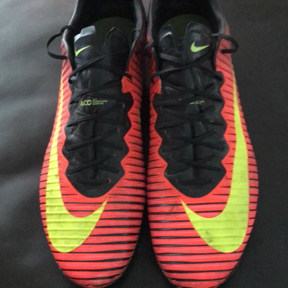 Nike mercurial outdoor soccer cleats size 11’5